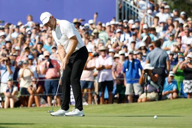 MEMPHIS, TN - AUGUST 10: Justin Rose of England watches his putt on No. 18 roll past the hole during the final round of the FedEx St. Jude Championship, August 10, 2025, at TPC Southwind in Memphis, Tennessee. (Photo by Matthew Maxey Icon Sportswire) GOLF: AUG 10 PGA, Golf Herren FedEx Cup Playoffs - FedEx St. Jude Championship EDITORIAL USE ONLY Icon250810058