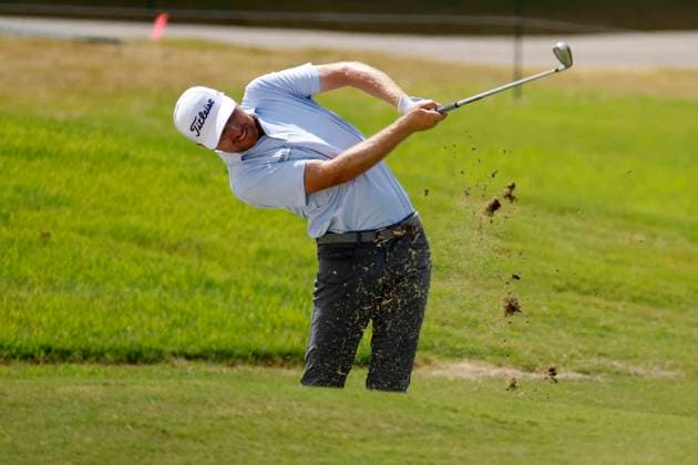 MEMPHIS, TN - AUGUST 10: Ryan Gerard of the United States hits from a bunker on No. 18 during the final round of the FedEx St. Jude Championship, August 10, 2025, at TPC Southwind in Memphis, Tennessee. (Photo by Matthew Maxey Icon Sportswire) GOLF: AUG 10 PGA, Golf Herren FedEx Cup Playoffs - FedEx St. Jude Championship EDITORIAL USE ONLY Icon250810004