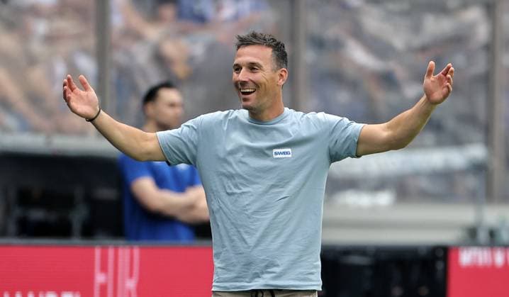 Coach Christian Eichner gesticulating Action upper body Sport Soccer Football DFL 2 Bundesliga Men 2 Matchday Season 2025 2026 10 08 2025 Hertha BSC Berlin vs Karlsruher SC KSC DFL regulations prohibit any use of photographs as image sequences and or quasi video