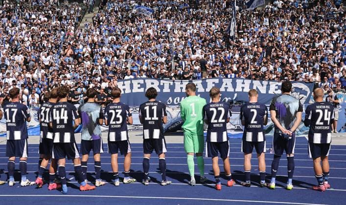 Hertha team after draw in front of the fans in the Ostkurve Sport Football Soccer DFL 2 Bundesliga Men 2 Matchday Season 2025 2026 10 08 2025 Hertha BSC Berlin vs Karlsruher SC KSC DFL regulations prohibit any use of photographs as image sequences and or quasi video