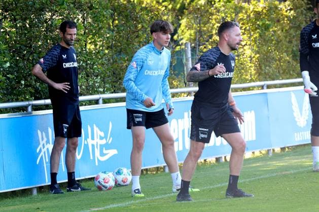 DEU, DFL, 2 FBL Hertha BSC, Training, 11 08 2025, Sportforum, Berlin, DEU, DFL, 2 FBL Hertha BSC, Training, im Bild Kennet Eichhorn Hertha BSC Berlin 23 , Co Trainer Andre Mijatovic Hertha BSC Berlin , Co Trainer Patrick Ebert Hertha BSC Berlin DFL regulations prohibit any use of Photographs as image sequences and or quasi video nordphotoxGmbHx xEngler nph00076