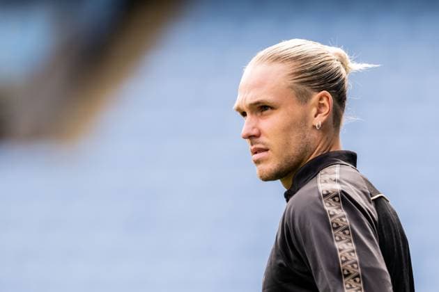 250811 Arnor Sigurdsson during a UEFA Champions League training session with Malmö FF on August 11, 2025 in Malmö Photo Petter Arvidson BILDBYRAN kod PA PA1059 fotboll football soccer fotball uefa champions league champions league träning practice training malmö ff bbeng  Copyright: PETTERxARVIDSON BB250811PA030