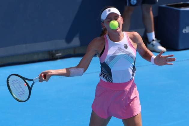 August 11, 2025, Mason, Ohio, United States: JASMINE PAOLINI of Italy during the match against M. Sakkari of Greece in the second round of the Cincinnati Open at the Lindner Family Tennis Center. Mason, Ohio. Mason United States - ZUMAc278 20250811_zsp_c278_001 Copyright: xMarcinxCholewinskix