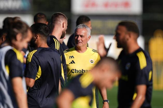 Ahead of Fenerbahce v Feyenoord - UEFA Champions League ISTANBUL, TURKIYE - AUGUST 11: Head Coah of Fenerbahce Jose Mourinho leads training session ahead of UEFA Champions League third qualifying round second leg football match against Feyenoord in Istanbul, Turkiye on August 11, 2025. Hakan Akgun Anadolu Istanbul Turkey. Editorial use only. Please get in touch for any other usage.  Copyright: x2025xAnadoluxHakanxAkgunx