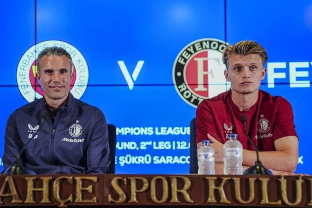 Ahead of Fenerbahce v Feyenoord - UEFA Champions League ISTANBUL, TURKIYE - AUGUST 11: Head coach Robin van Persie of Feyenoord and player Sem Steijn hold a press conference, PK, Pressekonferenz ahead of UEFA Champions League third qualifying round second leg football match against Feyenoord in Istanbul, Turkiye on August 11, 2025. Agit Erdi Ulukaya Anadolu Istanbul Turkey. Editorial use only. Please get in touch for any other usage.  Copyright: x2025xAnadoluxAgitxErdixUlukayax