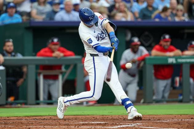 August 11, 2025: Kansas City Royals left fielder Nick Loftin (12) hits a sacrifice fly to score a run during the second inning against the Washington Nationals at Kauffman Stadium in Kansas City, MO. CSM Kansas City United States of America - ZUMAc04_ 20250811_zma_c04_017 Copyright: xDavidxSmithx