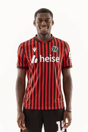 Noel Aseko Nkili Hannover 96 , 2 BL GER, Hannover 96 Porträttermin 2025 2026 Noël Aséko Nkili Football, GER Football 2 BL Bundesliga 2025 2026 Porträttermin Hannover96