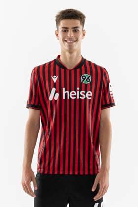 Taycan Kurt Hannover 96 , 2 BL GER, Hannover 96 Porträttermin 2025 2026 Soccer, GER Soccer 2 BL Bundesliga 2025 2026 Porträttermin Hannover96