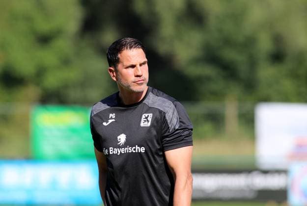 Football, Men, Toto Cup, Season 2025 2026, TSV Geiselbullach TSV 1860 Munich Patrick Glöckner Gloeckner, Coach TSV 1860 Munich looking to the left