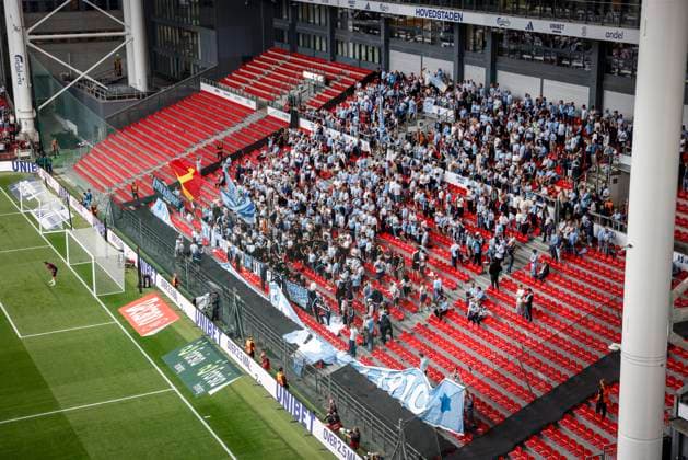 KÖPENHAMN, DENMARK 20250812 Malmös team, fans, supporters in the stands before Tuesdays football match, the second match of the third qualifying round of the Champions League, between FC Copenhagen and Malmö FF at Parken in Copenhagen KÖPENHAMN DENMARK x10600x  Copyright: xAndreasxHillergren TTx CHAMPIONS LEAGUE KÖPENHAMN-MALMÖ