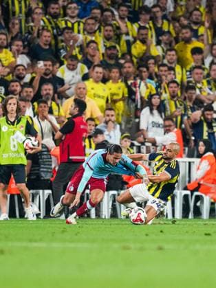 UEFA Champions League: Fenerbahce SK v Feyenoord Istanbul - Anis Hadj Moussa of Feyenoord during the third qualification round 2nd leg of The Champions League 2025 2026. The match is set between Fenerbahce SK and Feyenoord at Chobani Stadium, Kadikoy on 12 August 2025 in Istanbul, Turkey. Copyright: xYannickxVerhoevenx