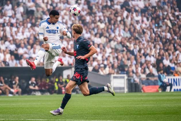 250812 Marcos Lopez of FC Copenhagen and Hugo Bolin of Malmö FF during the UEFA Champions League qualifier football match between FC Copenhagen and Malmö FF on August 12, 2025 in Copenhagen Photo Christoffer Borg Mattisson BILDBYRAN COP 261 PA1061 fotboll football soccer fotball uefa champions league champions league fc copenhagen malmö ff bbeng kval fc köpenhamn  Copyright: CHRISTOFFERxBORGxMATTISSON BB250812CB039