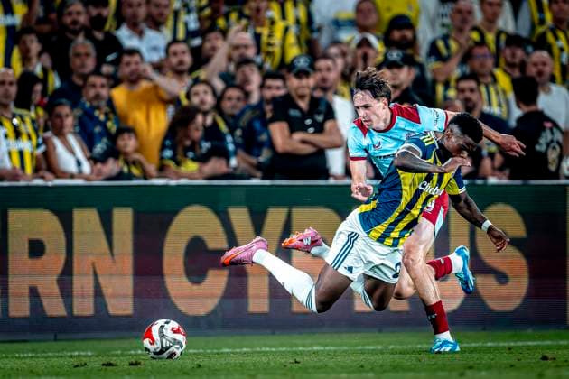 Fenerbahce SK defender Nelson Semedo, Feyenoord Rotterdam forwarder Anis Hadj Moussa during the match Fenerbahce Feyenoord at the Åžükrü SaracoÄülu Spor Kompleksi for the Champions League Third qualifying round 2nd leg season 2025 2026 in ISTANBUL, Turkey on 10 august 2025, photo by Marcel van Dorst EYE4images DeFodi Images