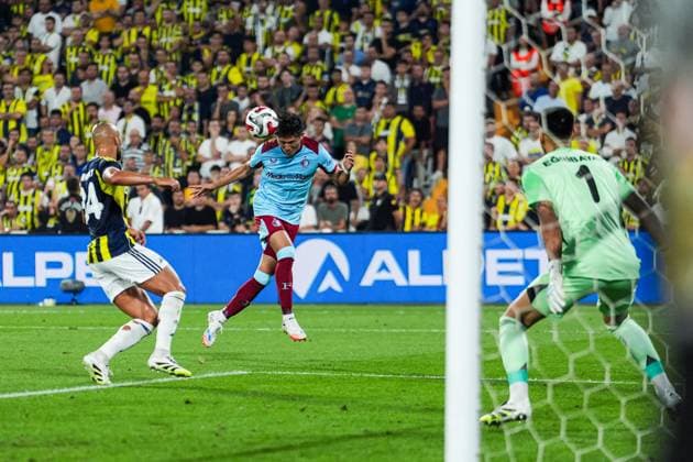 UEFA Champions League: Fenerbahce SK v Feyenoord Istanbul - Tsuyoshi Watanabe of Feyenoord during the third qualification round 2nd leg of The Champions League 2025 2026. The match is set between Fenerbahce SK and Feyenoord at Chobani Stadium, Kadikoy on 12 August 2025 in Istanbul, Turkey. Copyright: xBastiaanxPoutsmax