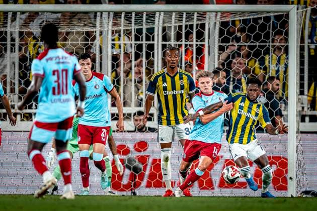 Feyenoord Rotterdam midfielder Sem Steijn, Fenerbahce SK midfielder Fred during the match Fenerbahce Feyenoord at the Åžükrü SaracoÄülu Spor Kompleksi for the Champions League Third qualifying round 2nd leg season 2025 2026 in ISTANBUL, Turkey on 10 august 2025, photo by Marcel van Dorst EYE4images DeFodi Images