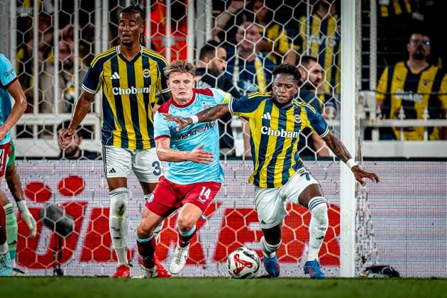 Feyenoord Rotterdam midfielder Sem Steijn, Fenerbahce SK midfielder Fred during the match Fenerbahce Feyenoord at the Åžükrü SaracoÄülu Spor Kompleksi for the Champions League Third qualifying round 2nd leg season 2025 2026 in ISTANBUL, Turkey on 10 august 2025, photo by Marcel van Dorst EYE4images DeFodi Images