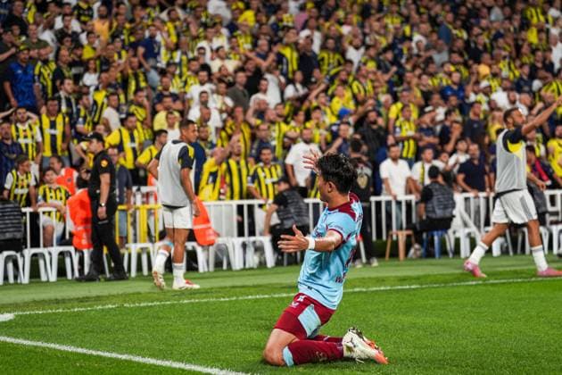 UEFA Champions League: Fenerbahce SK v Feyenoord Istanbul - Tsuyoshi Watanabe of Feyenoord during the third qualification round 2nd leg of The Champions League 2025 2026. The match is set between Fenerbahce SK and Feyenoord at Chobani Stadium, Kadikoy on 12 August 2025 in Istanbul, Turkey. Copyright: xBastiaanxPoutsmax