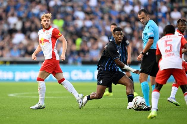 Club Brugge v Salzburg - UEFA Champions League BRUGGE, BELGIUM - AUGUST 12 : Onyedika Nwadike Raphael midfielder of Club Brugge, Vertessen Yorbe forward of Red Bull Salzburg in action during the UEFA Champions League 2025 26 third qualifying round second leg between Club Brugge and Salzburg on August 12, 2025 in Brugge, Belgium, 12 08 2025 Brugge Belgium  Copyright: xJanxDexMeuleneirx