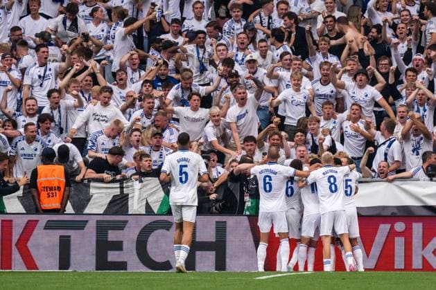 250812 Rodrigo Huescas of FC Copenhagen celebrates with team mates after 1 0 during the UEFA Champions League qualifier football match between FC Copenhagen and Malmö FF on August 12, 2025 in Copenhagen Photo Christoffer Borg Mattisson BILDBYRAN COP 261 PA1061 fotboll football soccer fotball uefa champions league champions league fc copenhagen malmö ff bbeng kval fc köpenhamn jubel  Copyright: CHRISTOFFERxBORGxMATTISSON BB250812CB045