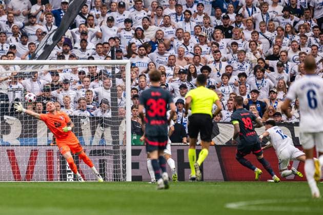 250812 goalkeeper Robin Olsen of Malmö FF lets in 1 0 from Rodrigo Huescas of FC Copenhagen during the UEFA Champions League qualifier football match between FC Copenhagen and Malmö FF on August 12, 2025 in Copenhagen Photo Petter Arvidson BILDBYRAN kod PA PA1061 fotboll football soccer fotball uefa champions league champions league fc copenhagen malmö ff bbeng kval fc köpenhamn bbauto  Copyright: PETTERxARVIDSON BB250812PA049