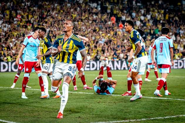 Fenerbahce SK midfielder Archie Brown scores the 1 1 and celebrating the goal during the match Fenerbahce Feyenoord at the Åžükrü SaracoÄülu Spor Kompleksi for the Champions League Third qualifying round 2nd leg season 2025 2026 in ISTANBUL, Turkey on 10 august 2025, photo by Marcel van Dorst EYE4images DeFodi Images