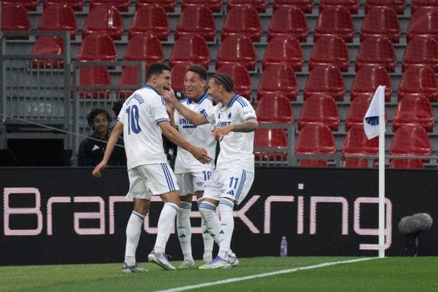 250812 Mohamed Elyounoussi, Robert and Jordan Larsson of FC Copenhagen celebrate after 3 0 during the UEFA Champions League qualifier football match between FC Copenhagen and Malmö FF on August 12, 2025 in Copenhagen Photo Christoffer Borg Mattisson BILDBYRAN COP 261 PA1061 fotboll football soccer fotball uefa champions league champions league fc copenhagen malmö ff bbeng kval fc köpenhamn jubel  Copyright: CHRISTOFFERxBORGxMATTISSON BB250812CB059
