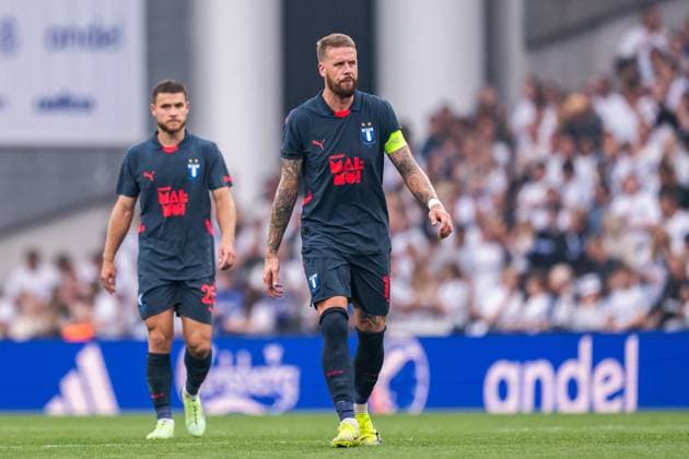 250812 Pontus Jansson of Malmö FF looks dejected during the UEFA Champions League qualifier football match between FC Copenhagen and Malmö FF on August 12, 2025 in Copenhagen Photo Petter Arvidson BILDBYRAN kod PA PA1061 fotboll football soccer fotball uefa champions league champions league fc copenhagen malmö ff bbeng kval fc köpenhamn depp  Copyright: PETTERxARVIDSON BB250812PA082