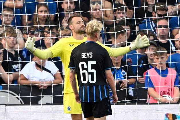 Club Brugge v Salzburg - UEFA Champions League BRUGGE, BELGIUM - AUGUST 12 : Mignolet Simon goalkeeper of Club Brugge dejected during the UEFA Champions League 2025 26 third qualifying round second leg between Club Brugge and Salzburg on August 12, 2025 in Brugge, Belgium, 12 08 2025 Brugge Belgium  Copyright: xJanxDexMeuleneirx