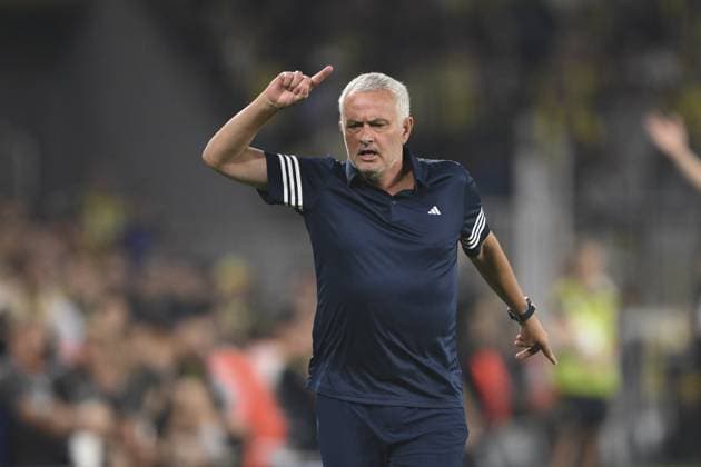 Fenerbahce v Feyenoord - UEFA Champions League ISTANBUL, TURKIYE - AUGUST 12: Fenerbahce head coach Jose Mourinho objects the referee during the UEFA Champions League third qualifying round second-leg football match between Fenerbahce and Feyenoord at Chobani Stadium in Istanbul, Turkiye on August 12, 2025. Arif Hudaverdi Yaman Anadolu Istanbul Turkey. Editorial use only. Please get in touch for any other usage.  Copyright: x2025xAnadoluxArifxHudaverdixYamanx