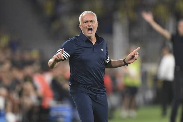 Fenerbahce v Feyenoord - UEFA Champions League ISTANBUL, TURKIYE - AUGUST 12: Fenerbahce head coach Jose Mourinho objects the referee during the UEFA Champions League third qualifying round second-leg football match between Fenerbahce and Feyenoord at Chobani Stadium in Istanbul, Turkiye on August 12, 2025. Arif Hudaverdi Yaman Anadolu Istanbul Turkey. Editorial use only. Please get in touch for any other usage.  Copyright: x2025xAnadoluxArifxHudaverdixYamanx