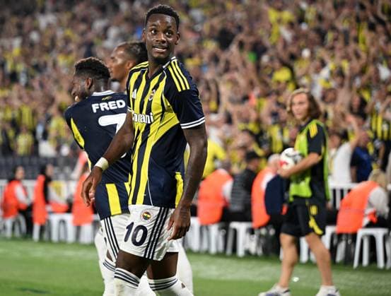 Fenerbahce v Feyenoord - UEFA Champions League ISTANBUL, TURKIYE - AUGUST 12: Jhon Duran and his teammates celebrate after scoring a goal during the UEFA Champions League third qualifying round second-leg football match between Fenerbahce and Feyenoord at Chobani Stadium in Istanbul, Turkiye on August 12, 2025. Ali Atmaca Anadolu Istanbul Turkey. Editorial use only. Please get in touch for any other usage.  Copyright: x2025xAnadoluxAlixAtmacax