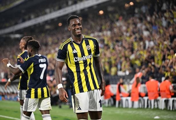 Fenerbahce v Feyenoord - UEFA Champions League ISTANBUL, TURKIYE - AUGUST 12: Jhon Duran and his teammates celebrate after scoring a goal during the UEFA Champions League third qualifying round second-leg football match between Fenerbahce and Feyenoord at Chobani Stadium in Istanbul, Turkiye on August 12, 2025. Ali Atmaca Anadolu Istanbul Turkey. Editorial use only. Please get in touch for any other usage.  Copyright: x2025xAnadoluxAlixAtmacax