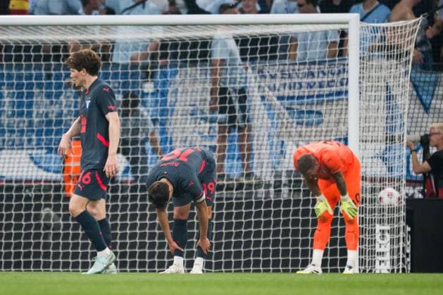 250812 Oliver Berg, Colin Rösler and Goalkeeper Robin Olsen of Malmö FF looks dejected after 4 0 during the UEFA Champions League qualifier football match between FC Copenhagen and Malmö FF on August 12, 2025 in Copenhagen Photo Petter Arvidson BILDBYRAN kod PA PA1061 fotboll football soccer fotball uefa champions league champions league fc copenhagen malmö ff bbeng kval fc köpenhamn depp  Copyright: PETTERxARVIDSON BB250812PA098
