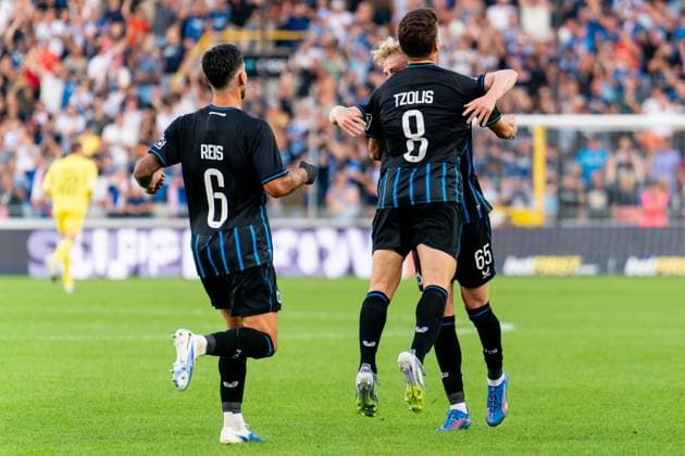 2025-08-12 Club Brugge v RB Salzburg - UEFA Champions League Third Qualifying Round Second Leg BRUGGE, BELGIUM - AUGUST 12: Joaquin Seys of Club Brugge celebrates after scoring the team s first goal with Christos Tzolis of Club Brugge and Ludovit Reis of Club Brugge during the UEFA Champions League Third Qualifying Round Second Leg match between Club Brugge and RB Salzburg at Jan Breydel Stadium on August 12, 2025 in Brugge, Belgium. Brugge Jan Breydel Stadium Belgium Content not available for redistribution in The Netherlands directly or indirectly through any third parties. Copyright: xJorisxVerwijstx