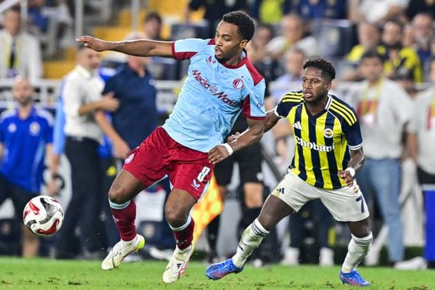 Fenerbahce v Feyenoord - UEFA Champions League ISTANBUL, TURKIYE - AUGUST 12: Fred (7) of Fenerbahce and Quinten Kereste (8) of Feyenoord compete during the UEFA Champions League third qualifying round second-leg football match between Fenerbahce and Feyenoord at Chobani Stadium in Istanbul, Turkiye on August 12, 2025. Muhammed Enes Yildirim Anadolu Istanbul Turkey. Editorial use only. Please get in touch for any other usage.  Copyright: x2025xAnadoluxMuhammedxEnesxYildirimx