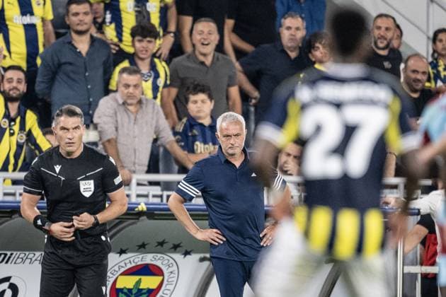 Fenerbahce v Feyenoord - UEFA Champions League ISTANBUL, TURKIYE - AUGUST 12: Head coach Jose Mourinho of Fenerbahce during the UEFA Champions League third qualifying round second-leg football match between Fenerbahce and Feyenoord at Chobani Stadium in Istanbul, Turkiye on August 12, 2025. Sebnem Coskun Anadolu Istanbul Turkey. Editorial use only. Please get in touch for any other usage.  Copyright: x2025xAnadoluxSebnemxCoskunx