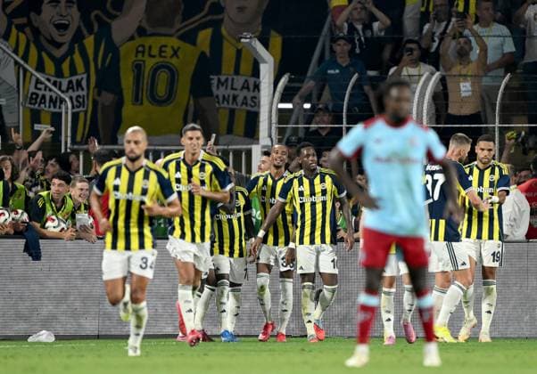 Fenerbahce v Feyenoord - UEFA Champions League ISTANBUL, TURKIYE - AUGUST 12: Players of Fenerbahce celebrates after scoring a goal during the UEFA Champions League third qualifying round second-leg football match between Fenerbahce and Feyenoord at Chobani Stadium in Istanbul, Turkiye on August 12, 2025. Ali Atmaca Anadolu Istanbul Turkey. Editorial use only. Please get in touch for any other usage.  Copyright: x2025xAnadoluxAlixAtmacax