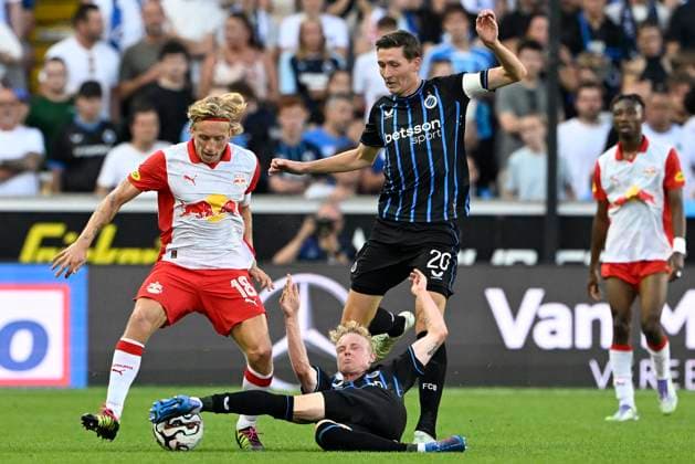 Club Brugge v Salzburg - UEFA Champions League BRUGGE, BELGIUM - AUGUST 12 : Seys Joaquim defender of Club Brugge and Vanaken Hans midfielder of Club Brugge during the UEFA Champions League 2025 26 third qualifying round second leg between Club Brugge and Salzburg on August 12, 2025 in Brugge, Belgium, 12 08 2025 Brugge Belgium  Copyright: xJanxDexMeuleneirx