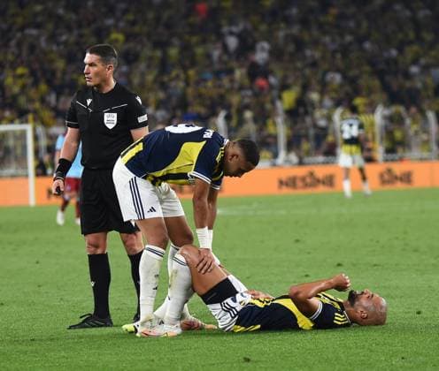 Youssef En Nesyri and Sofyan Amrabat of Fenerbahce during the UEFA Champions League Third Qualifying Round Second Leg match between Fenerbahce and Feyenoord at Chobani Stadium in Istanbul , Turkey on August 12, 2025. ( Photo by Seskimphoto ) Istanbul Turkey Istanbul Turkey Copyright: xSeskimphotox FBahce-Feyenoord-120825 (78)