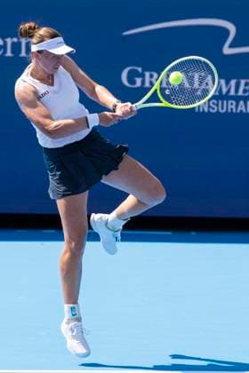 August 12, 2025, Mason, Ohio, USA: Mason, Ohio; Cincinnati Open Tennis Tournament - 2025 08 12 - Barbora Krejcikova plays a ball against opponent Iva Jovic. - ZUMAPress Mason USA - ZUMAn24_ 20250812_zaf_n24_060 Copyright: xWallyxNellx