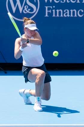 August 12, 2025, Mason, Ohio, USA: Mason, Ohio; Cincinnati Open Tennis Tournament - 2025 08 12 - Barbora Krejcikova plays a ball against opponent Iva Jovic. - ZUMAPress Mason USA - ZUMAn24_ 20250812_zaf_n24_074 Copyright: xWallyxNellx