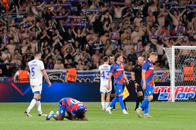 Disappointed Pilsen players after the 3rd qualifying round match FC Viktoria Plzen vs Glasgow Ranger, Plzen, August 12, 2025. (CTKxPhoto MiroslavxChaloupka) CTKPhotoP2025081206605  CTKPhotoP2025081206605