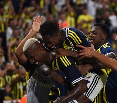 Anderson Talisca of Fenerbahce celebrates after scoring the fifth goal of his team with teammates during the UEFA Champions League Third Qualifying Round Second Leg match between Fenerbahce and Feyenoord at Chobani Stadium in Istanbul , Turkey on August 12, 2025. ( Photo by Seskimphoto ) Istanbul Turkey Istanbul Turkey Copyright: xSeskimphotox FBahce-Feyenoord-120825 (84)