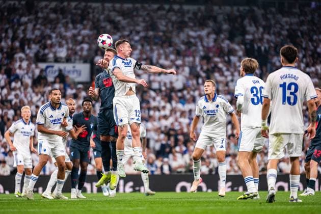 250812 Pontus Jansson of Malmö FF and Lukas Lerager of FC Copenhagen during the UEFA Champions League qualifier football match between FC Copenhagen and Malmö FF on August 12, 2025 in Copenhagen Photo Petter Arvidson BILDBYRAN kod PA PA1061 fotboll football soccer fotball uefa champions league champions league fc copenhagen malmö ff bbeng kval fc köpenhamn  Copyright: PETTERxARVIDSON BB250812PA147
