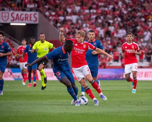 August 12, 2025, Lisboa, Lisboa, Portugal: SCHJELDERUP from SL Benfica seen on action during the UEFA Champions League 3rd round second leg football match between SL Benfica and OGC Nice at Estadio do Lisboa e Benfica on August 12, 2025 in Lisboa, Portugal. Lisboa Portugal - ZUMAl192 20250812_zsp_l192_031 Copyright: xMiguelxLemosx
