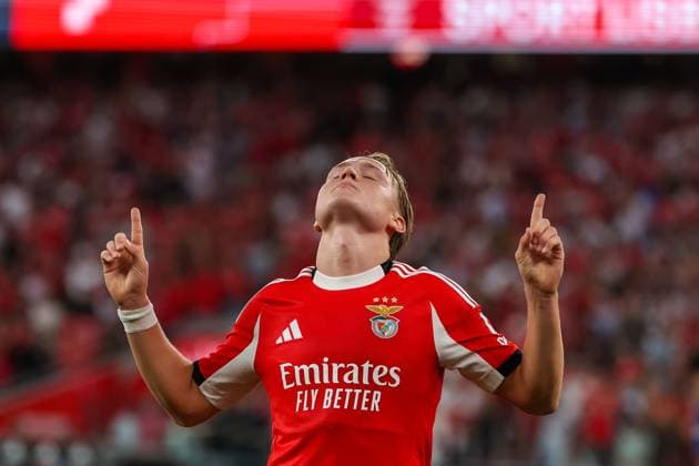 Portugal, Lisbon 2025 08 12 xJFx Second leg Third qualifying round Uefa Champions League 2025 26 , S L Benfica OGC Nice v l , Andreas Schjelderup S L Benfica Torjubelel, Goal celebration, celebrate the goal zum 2 0 Copyright: JoaquimxFerreira