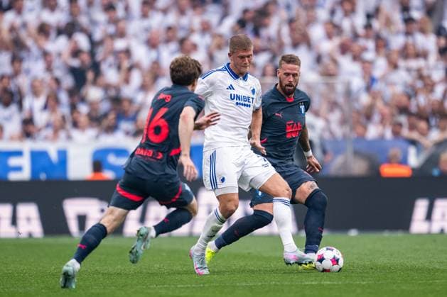 250812 Andreas Cornelius of FC Copenhagen and Pontus Jansson of Malmö FF during the UEFA Champions League qualifier football match between FC Copenhagen and Malmö FF on August 12, 2025 in Copenhagen Photo Petter Arvidson BILDBYRAN kod PA PA1061 fotboll football soccer fotball uefa champions league champions league fc copenhagen malmö ff bbeng kval fc köpenhamn  Copyright: PETTERxARVIDSON BB250812PA162