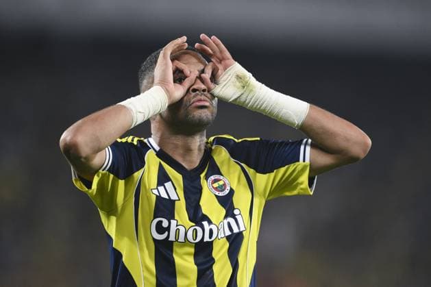 Fenerbahce v Feyenoord - UEFA Champions League ISTANBUL, TURKIYE - AUGUST 12: Youssef En-Nesyri of Fenerbahce celebrates after scoring a goal during the UEFA Champions League third qualifying round second-leg football match between Fenerbahce and Feyenoord at Chobani Stadium in Istanbul, Turkiye on August 12, 2025. Arif Hudaverdi Yaman Anadolu Istanbul Turkey. Editorial use only. Please get in touch for any other usage.  Copyright: x2025xAnadoluxArifxHudaverdixYamanx