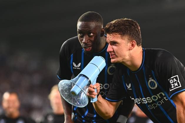 Club Brugge v Salzburg - UEFA Champions League BRUGGE, BELGIUM - AUGUST 12 : Tzolis Christos forward of Club Brugge, Forbs Carlos forward of Club Brugge Greeting the supporters after the victory during the UEFA Champions League 2025 26 third qualifying round second leg between Club Brugge and Salzburg on August 12, 2025 in Brugge, Belgium, 12 08 2025 Brugge Belgium  Copyright: xGvgx