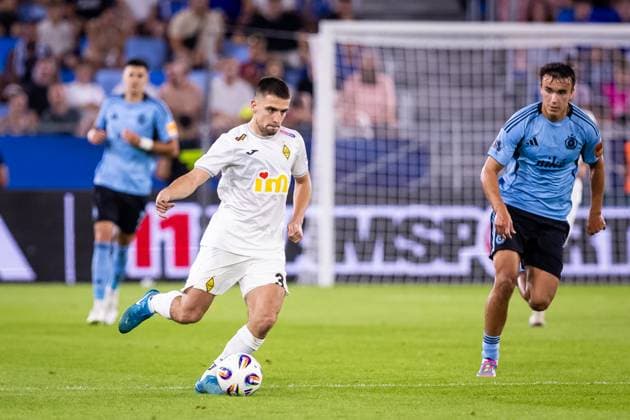 SLOVAN BRATISLAVA - KAIRAT ALMATY David Strelec of Slovan and Luis Mata of Kairat during third qualifying round of UEFA Champions League football match between SK Slovan Bratislava and Kairat Almaty. Bratislava, Slovakia, August 12, 2025. Copyright: xx 080A4928